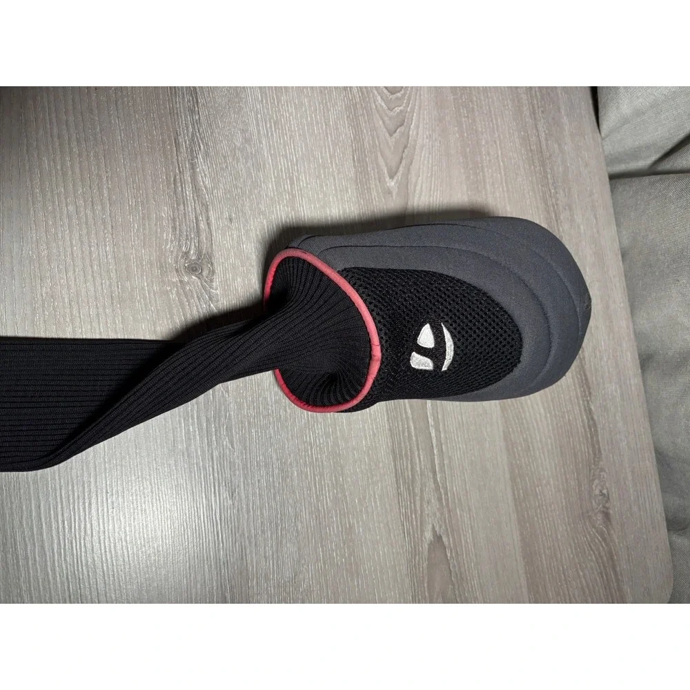 TaylorMade 300 Series Golf Club Headcover Black Grey Red Knit Sock Driver Wood